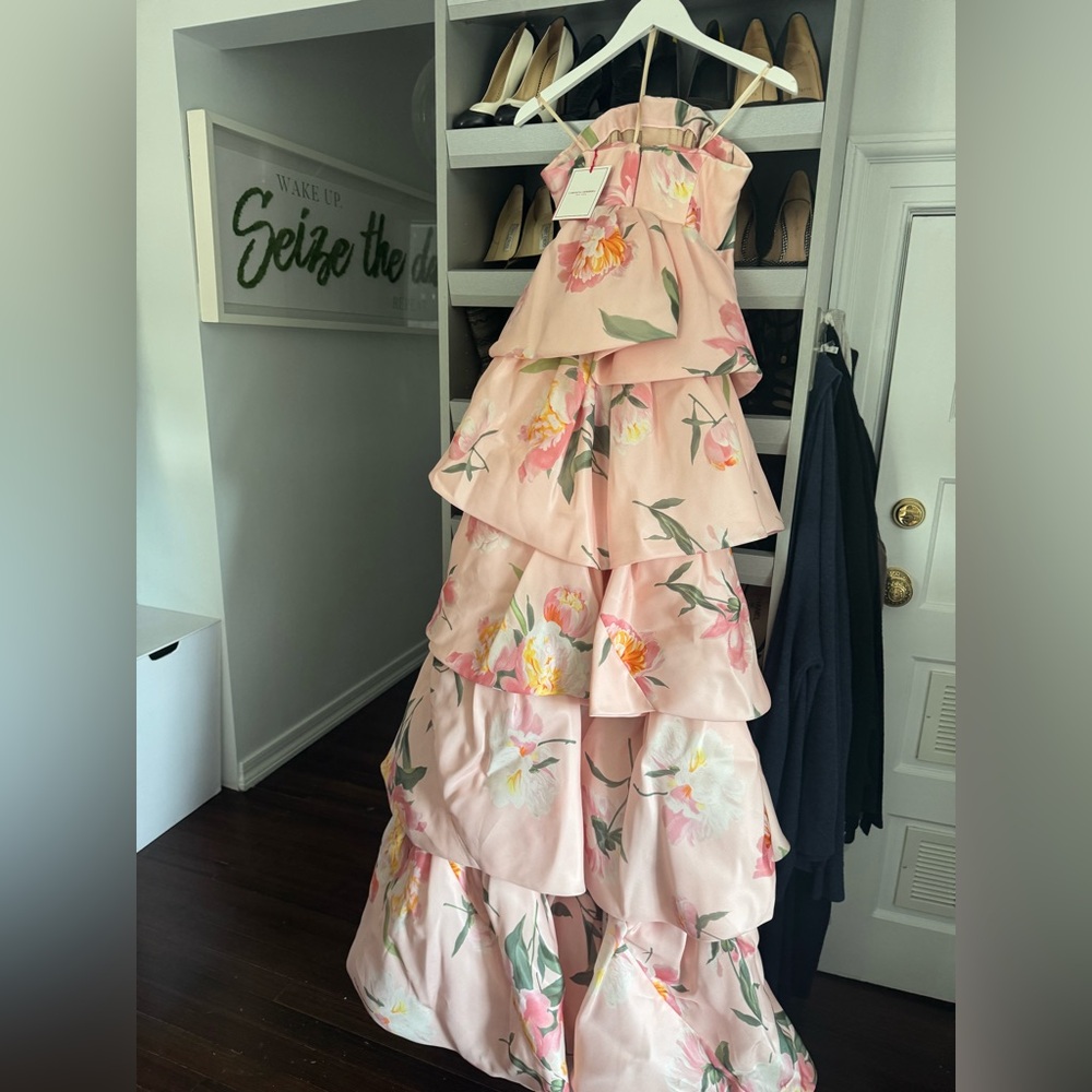 Carolina Herrera Silk Ruffled Gown - Picture 7 of 7